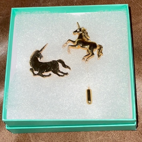 Avon Unicorn Stick Pin 1989 and Tack Pin 1981  Gold Tone Metal Brooches - Picture 1 of 10